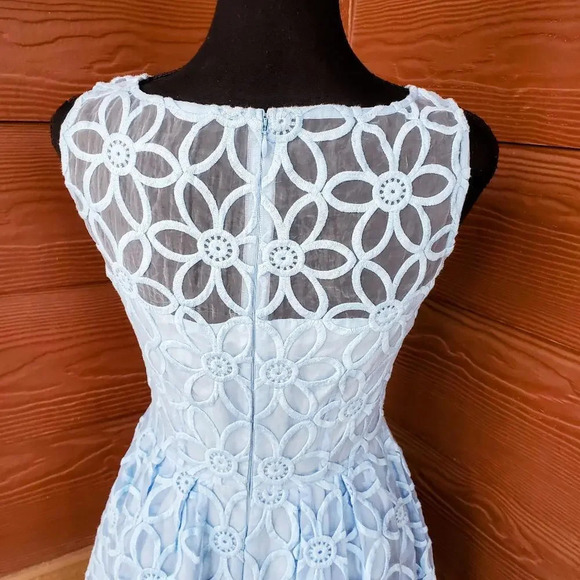 BB DAKOTA Women's Blue Floral Lace Tulle Sleeveless Fit and Flare Dress Size 2 - Picture 12 of 12